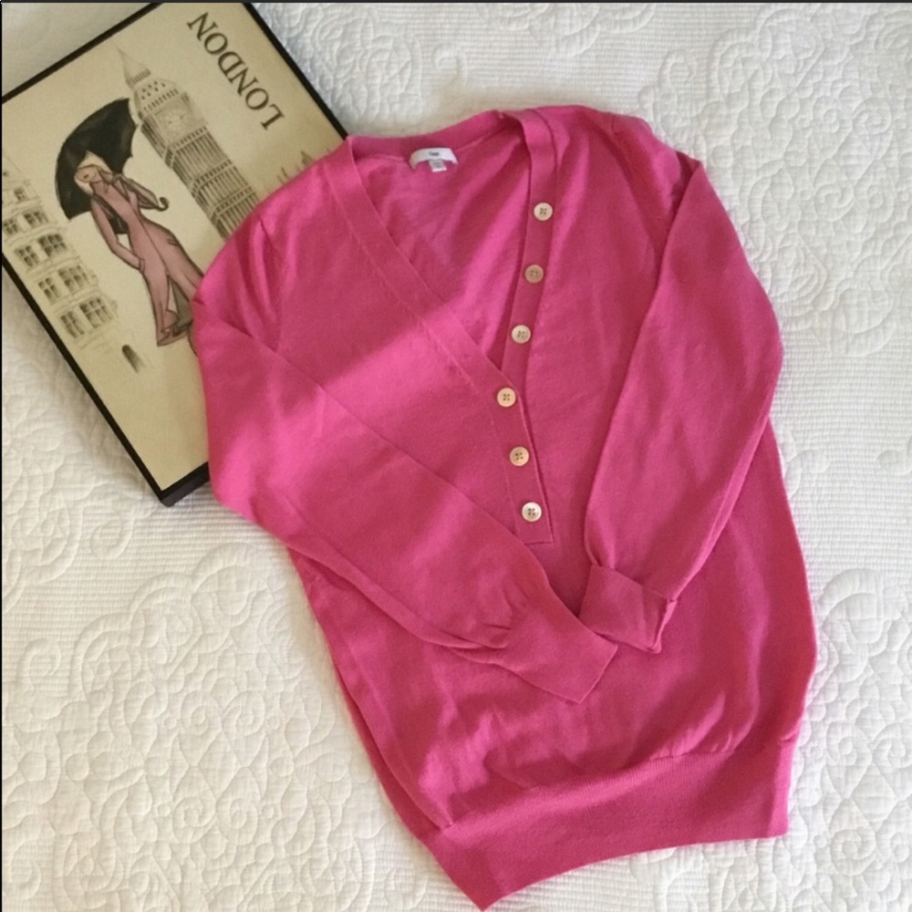 GAP Hibiscus Pink V-neck sweater